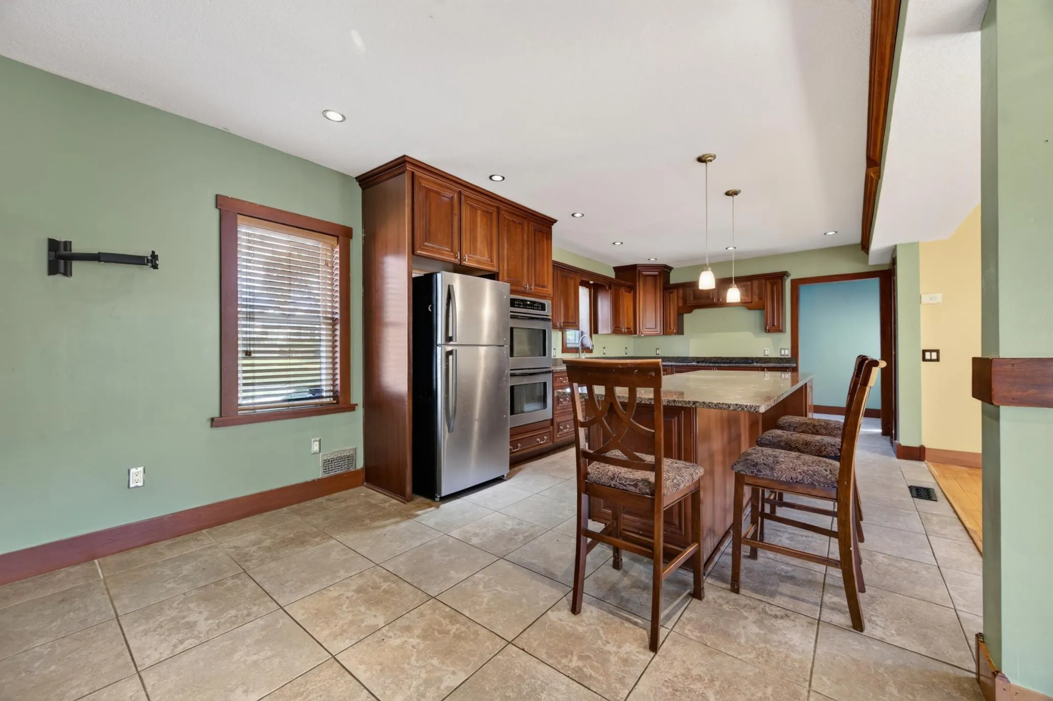Photo 4 of 1498 Hazelwood Street