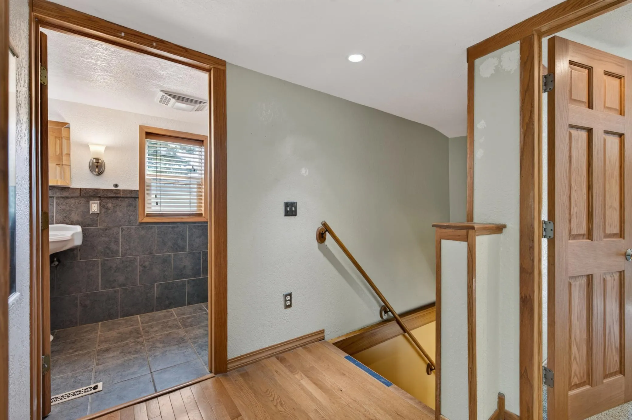 Photo 19 of 1498 Hazelwood Street