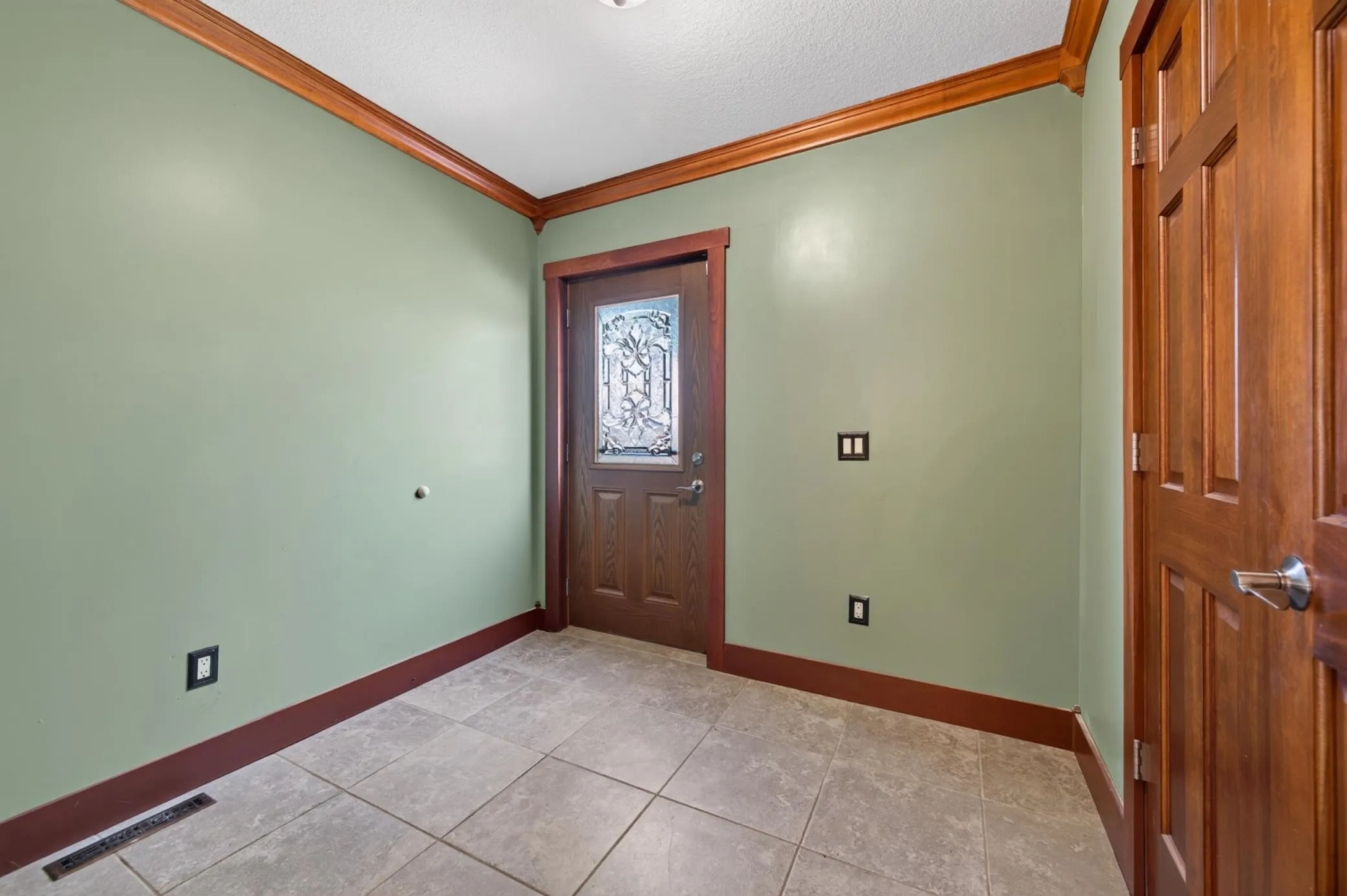 Photo 3 of 1498 Hazelwood Street