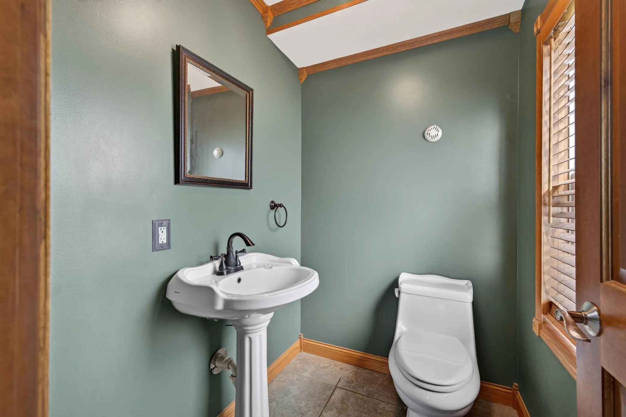 Photo 11 of 1498 Hazelwood Street