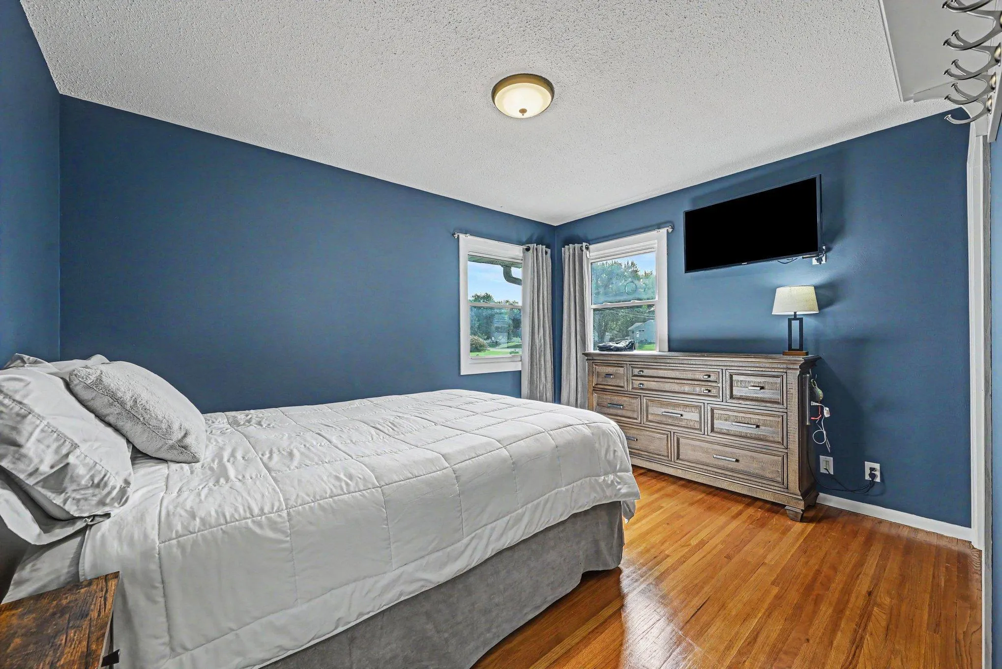 Photo 13 of 6961 Clayton Avenue