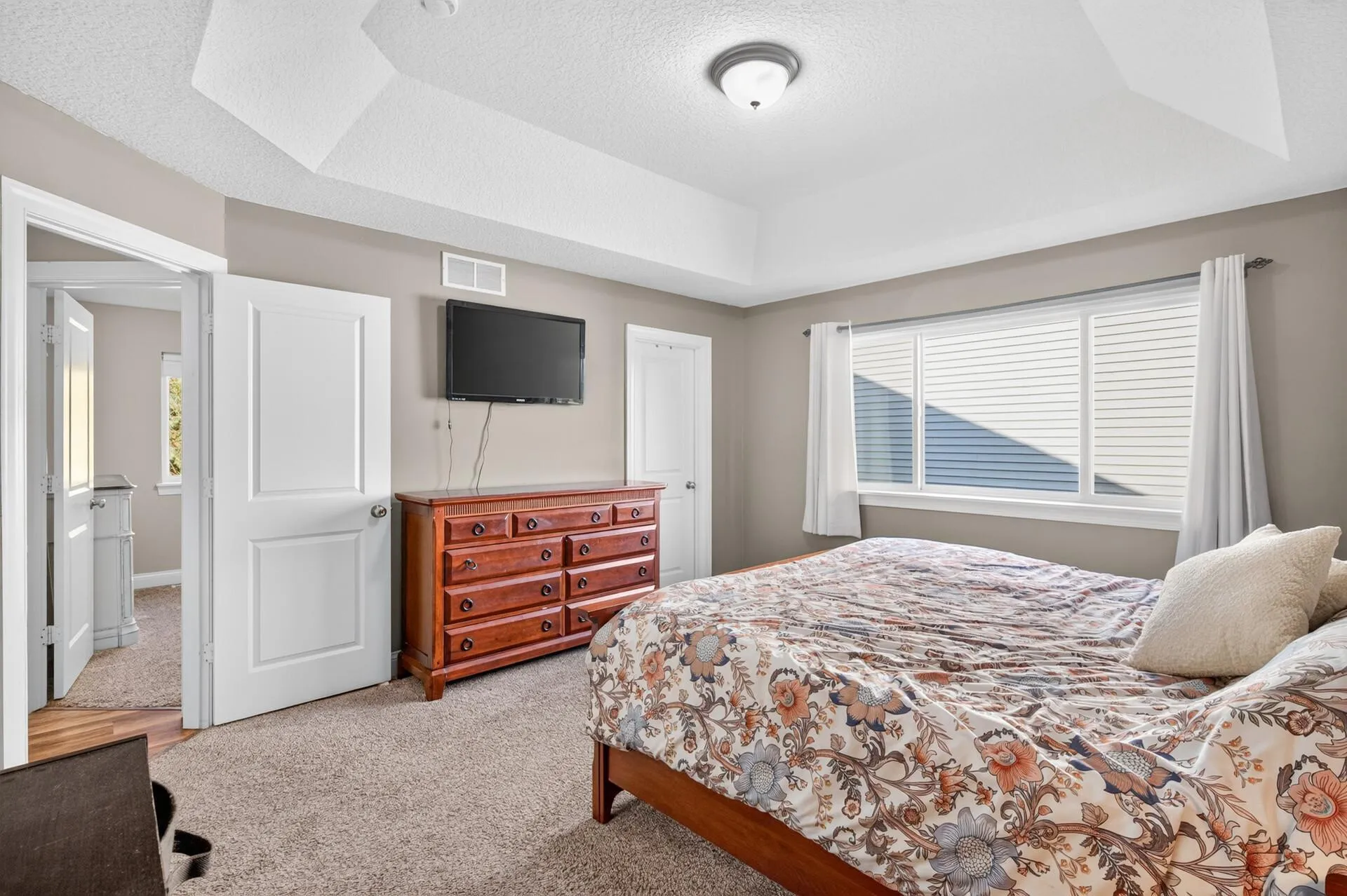 Photo 25 of 18249 Dunbury Avenue