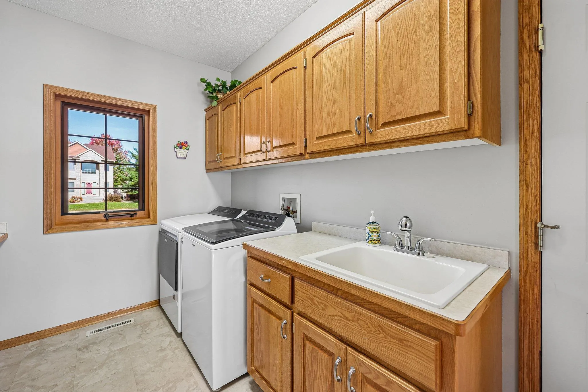 Photo 18 of 2350 Quail Creek Ne Parkway