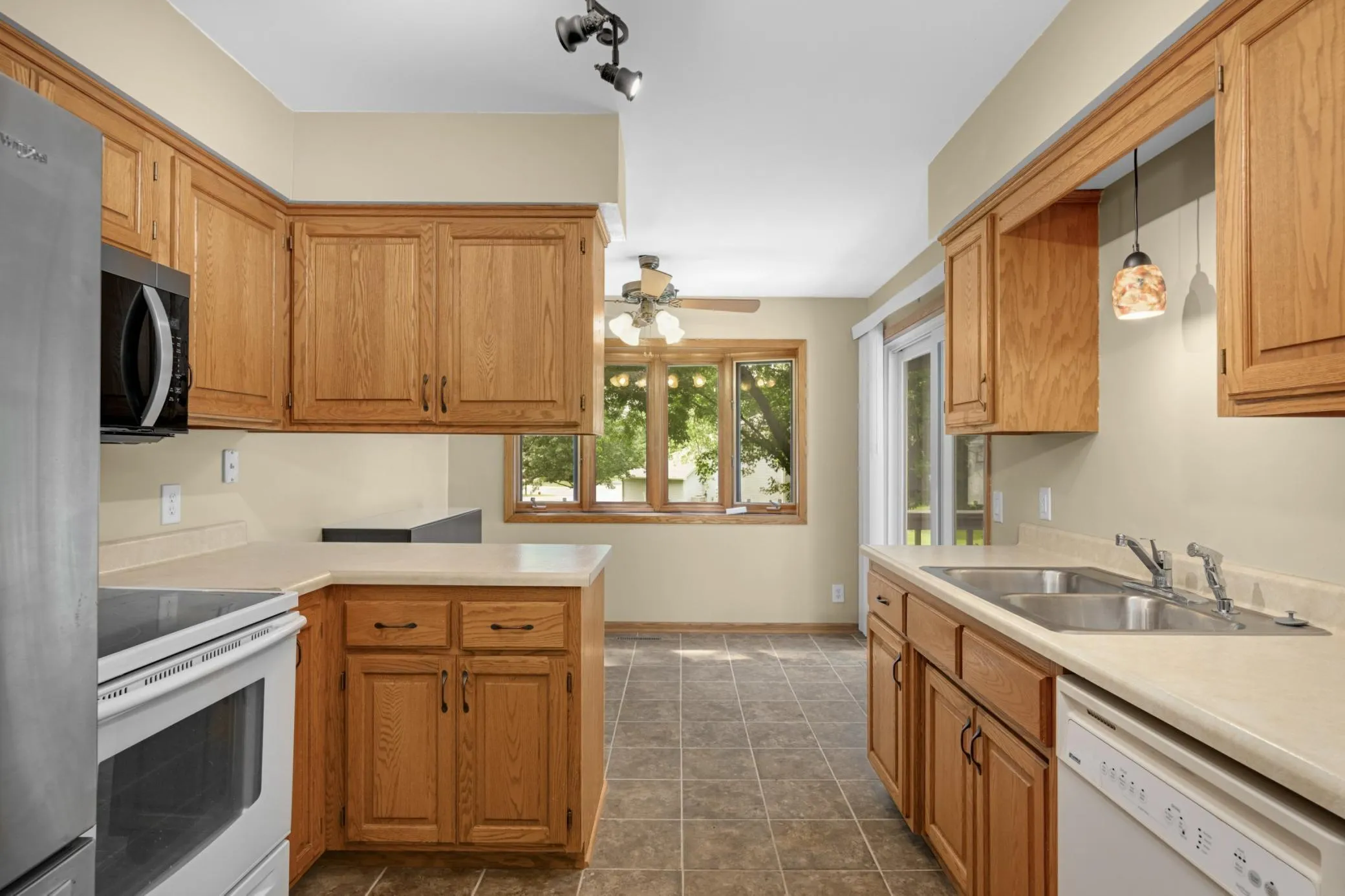 Photo 6 of 4361 Buckingham Court Unit 1207