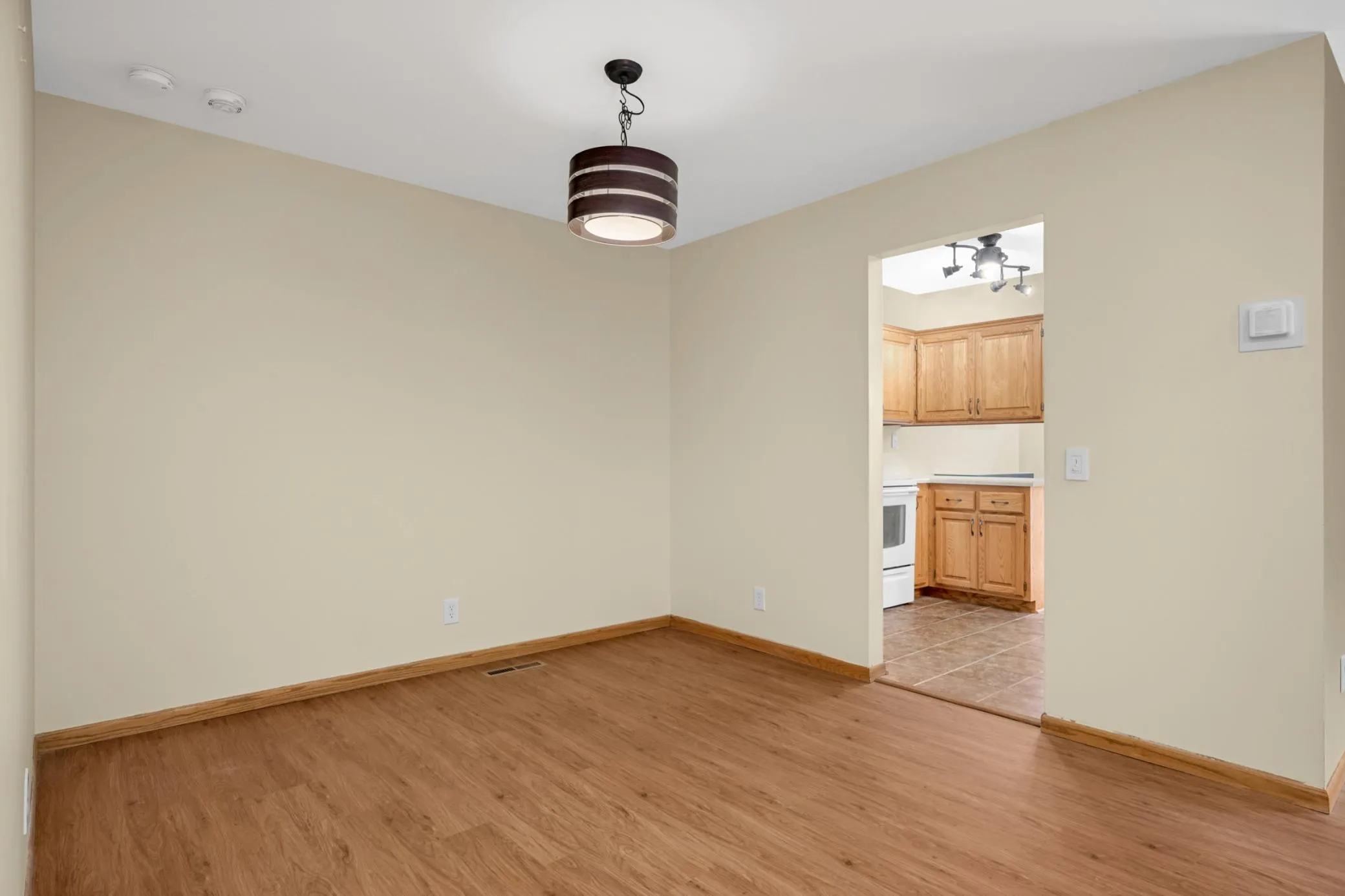 Photo 10 of 4361 Buckingham Court Unit 1207