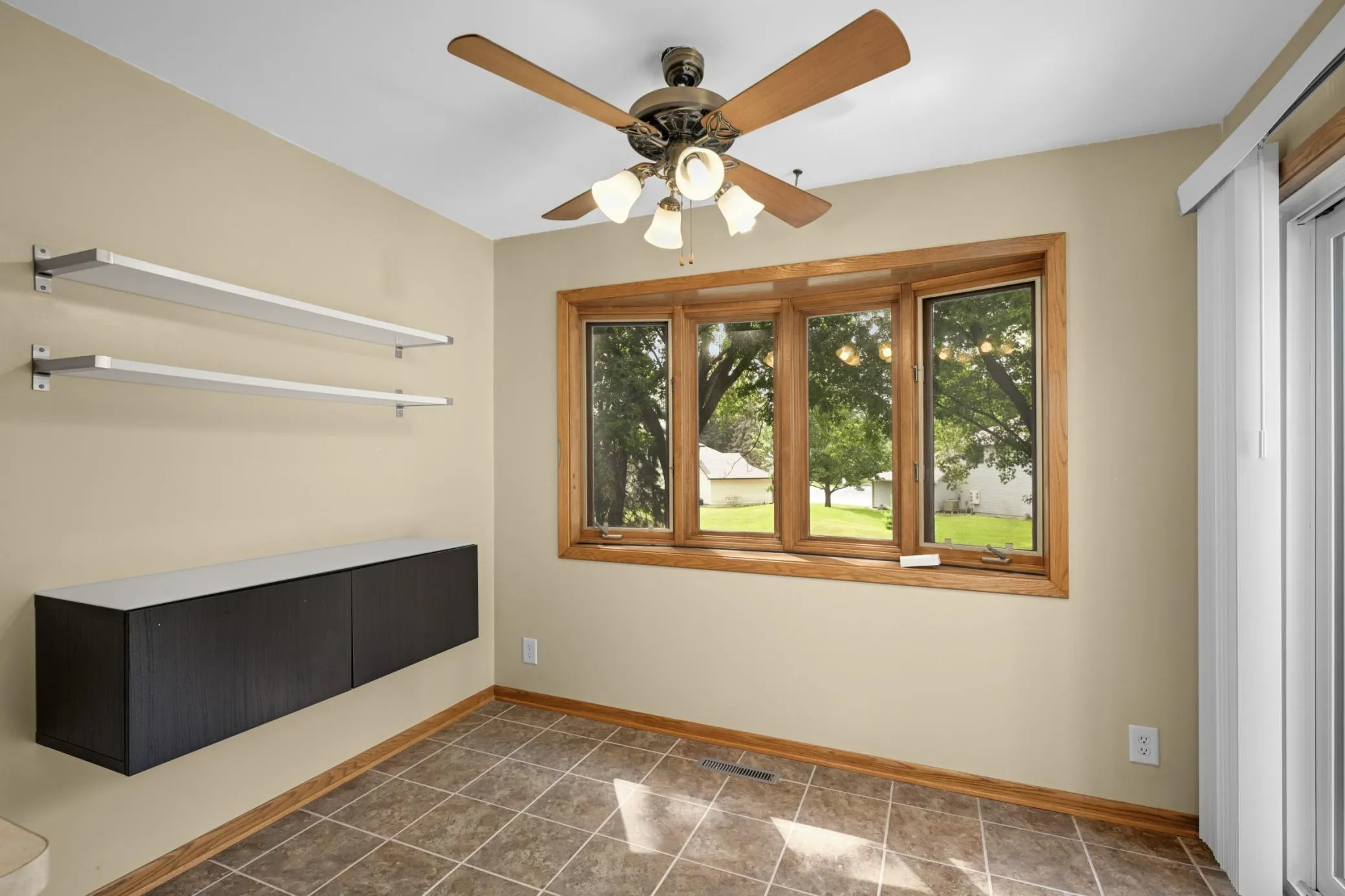 Photo 9 of 4361 Buckingham Court Unit 1207
