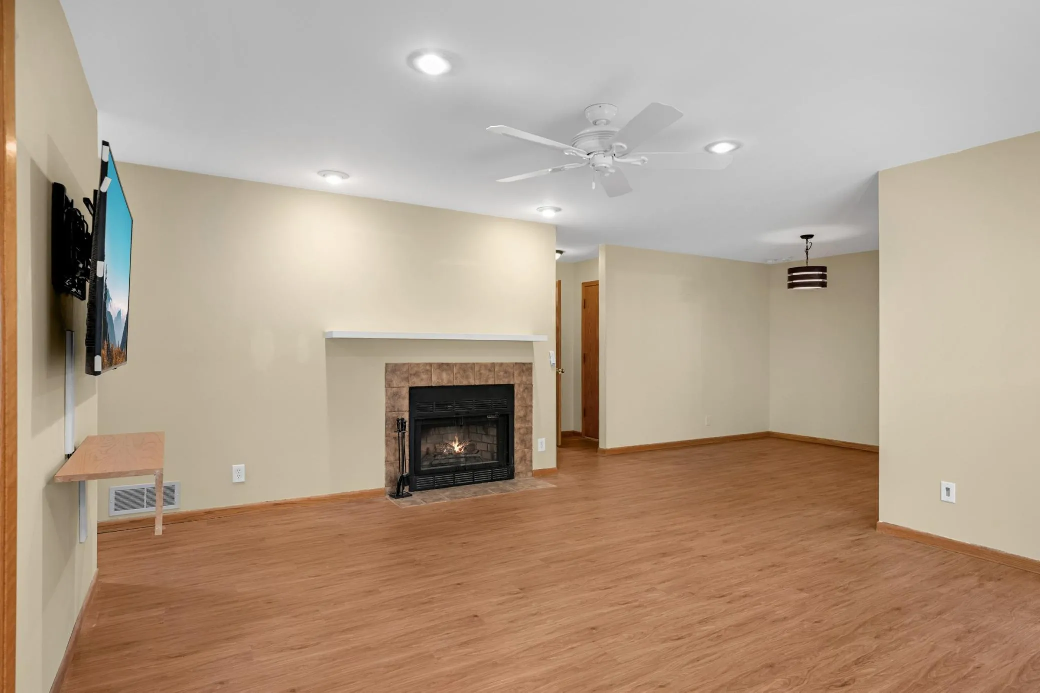 Photo 7 of 4361 Buckingham Court Unit 1207