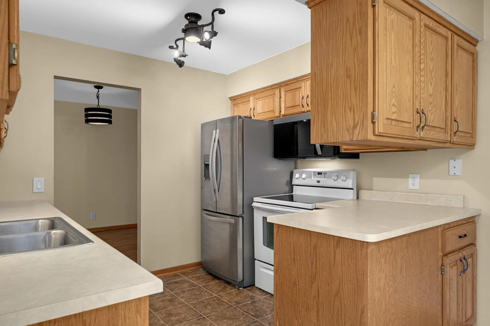 Photo 11 of 4361 Buckingham Court Unit 1207