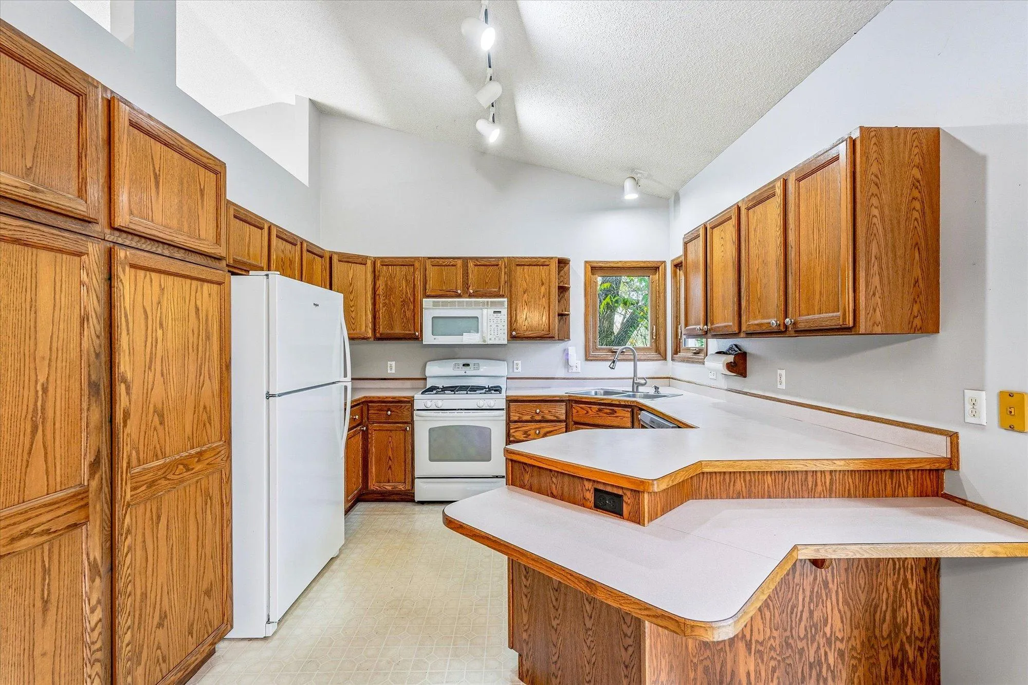 Photo 8 of 13025 Forest Glen Drive