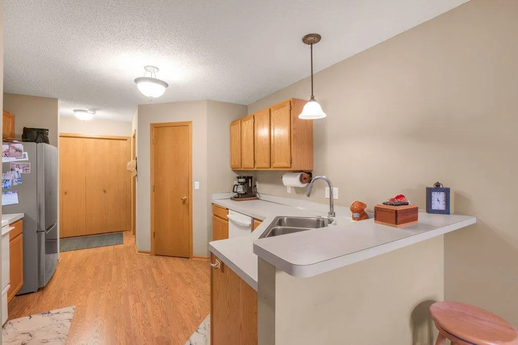 Photo 10 of 1056 Lovell W Avenue