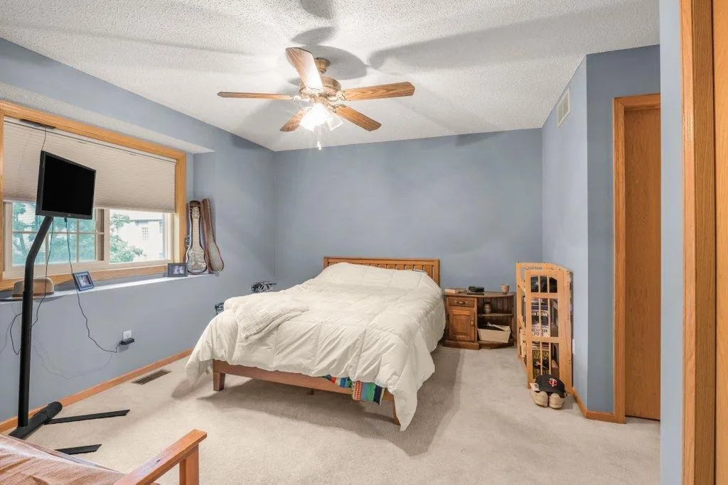 Photo 15 of 1056 Lovell W Avenue