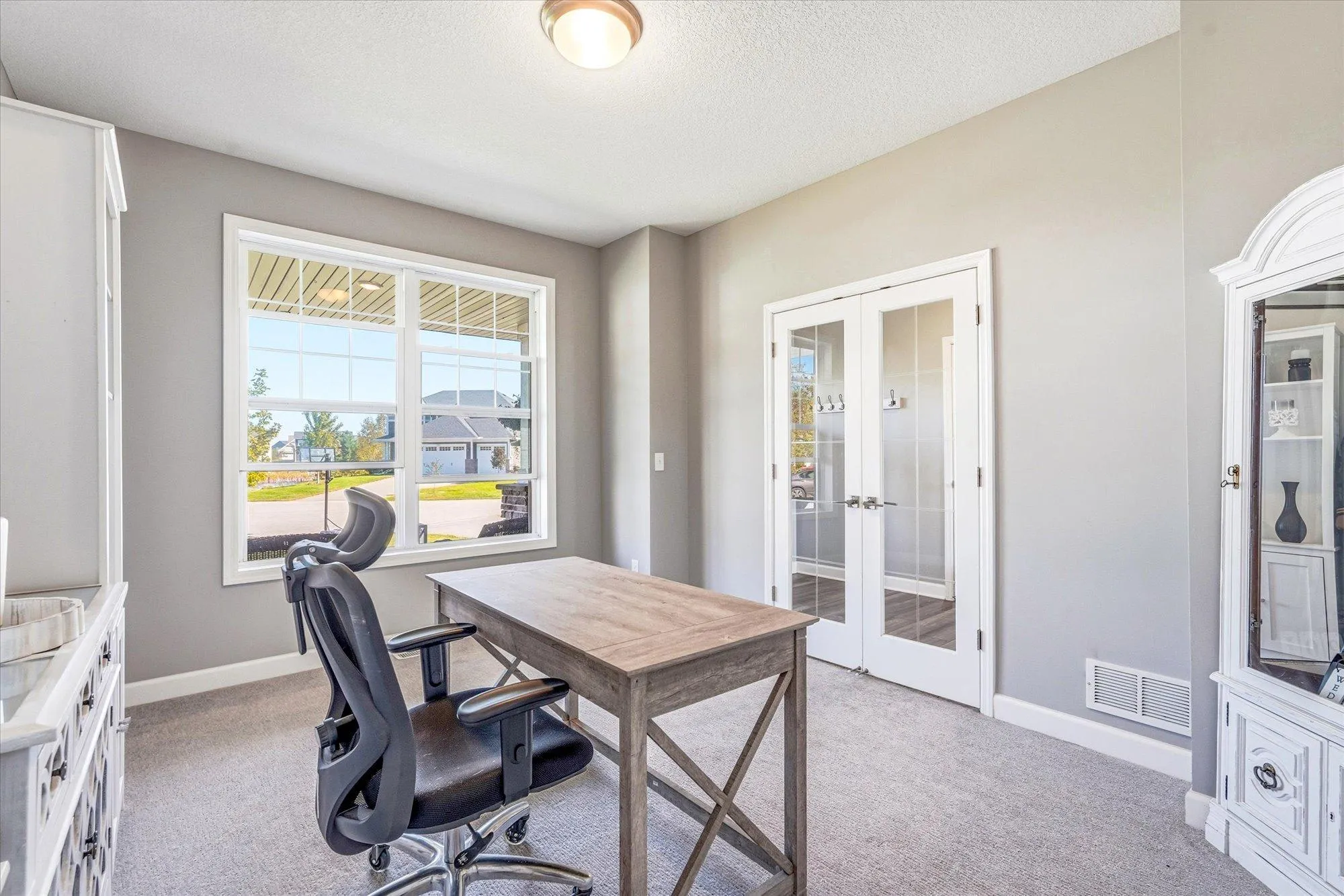Photo 11 of 12882 Isetta Ne Court