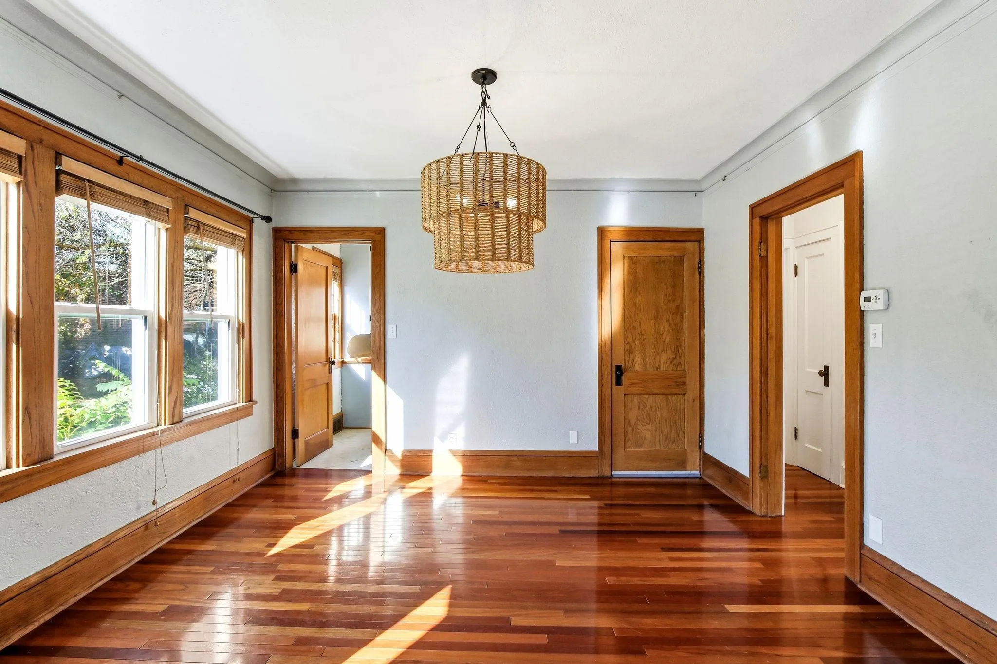 Photo 7 of 1327 Thomas Avenue