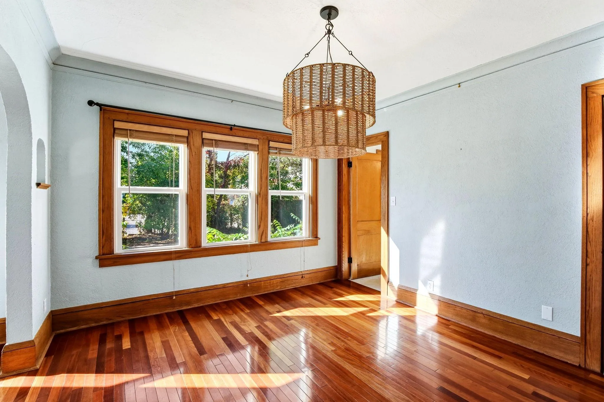 Photo 8 of 1327 Thomas Avenue