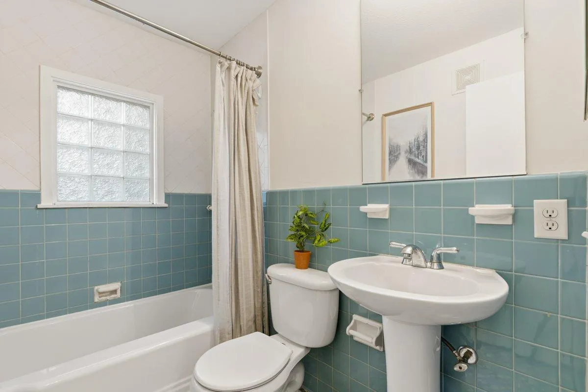 Photo 12 of 6024 W 35th Street