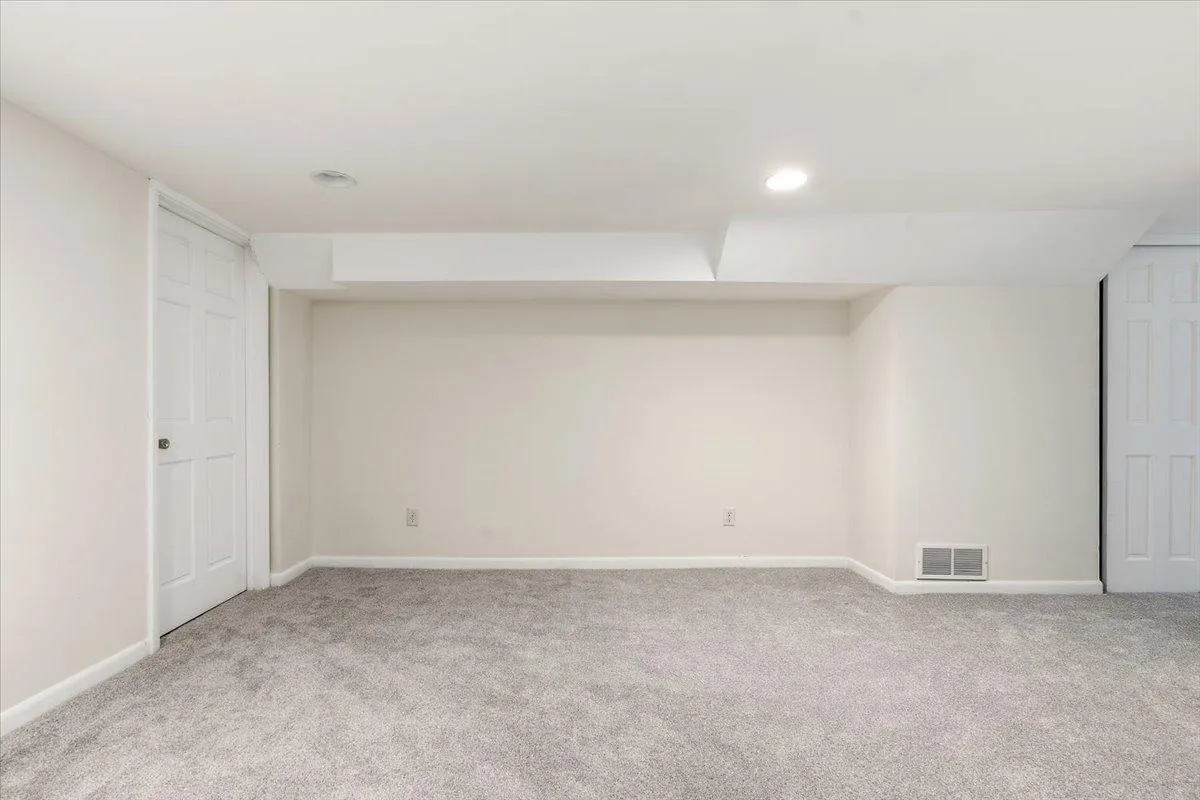 Photo 18 of 6024 W 35th Street