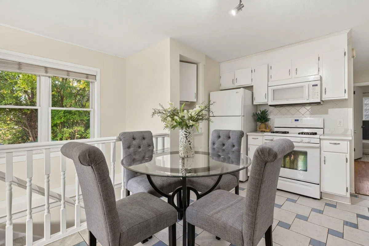 Photo 9 of 6024 W 35th Street