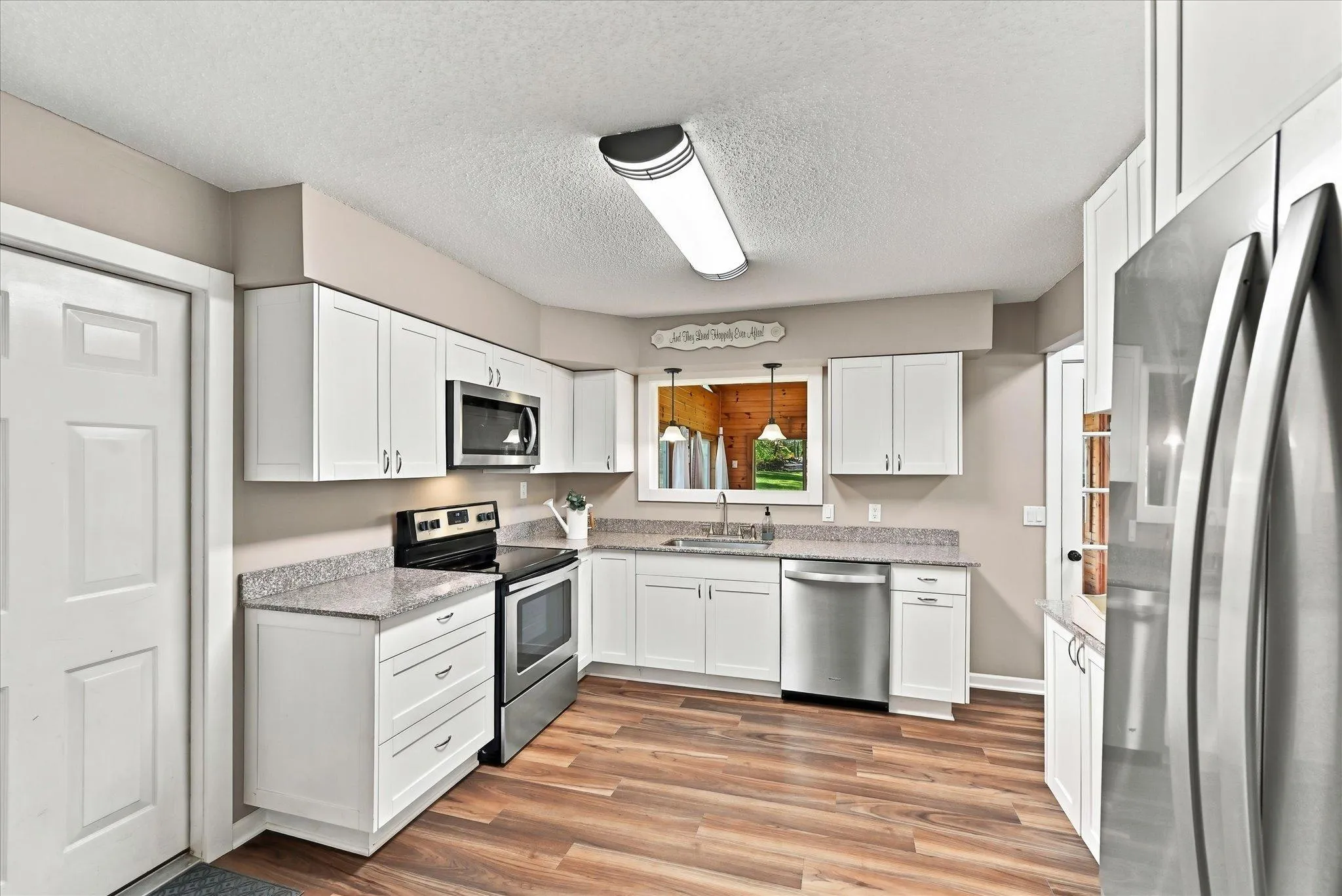 Photo 5 of 20657 Jewel N Avenue