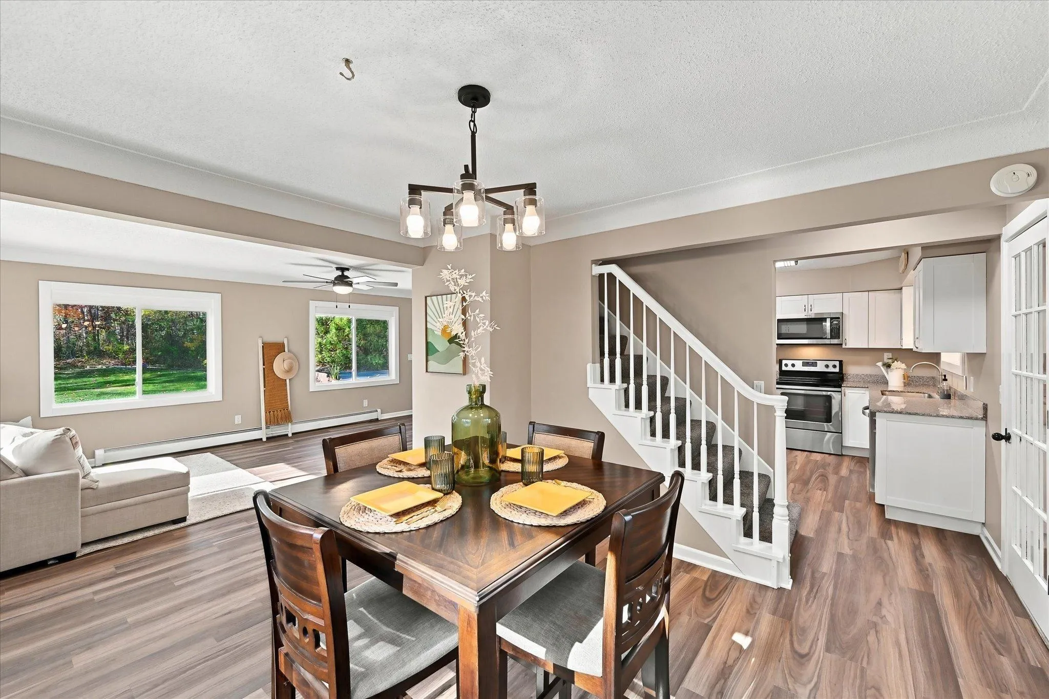 Photo 9 of 20657 Jewel N Avenue