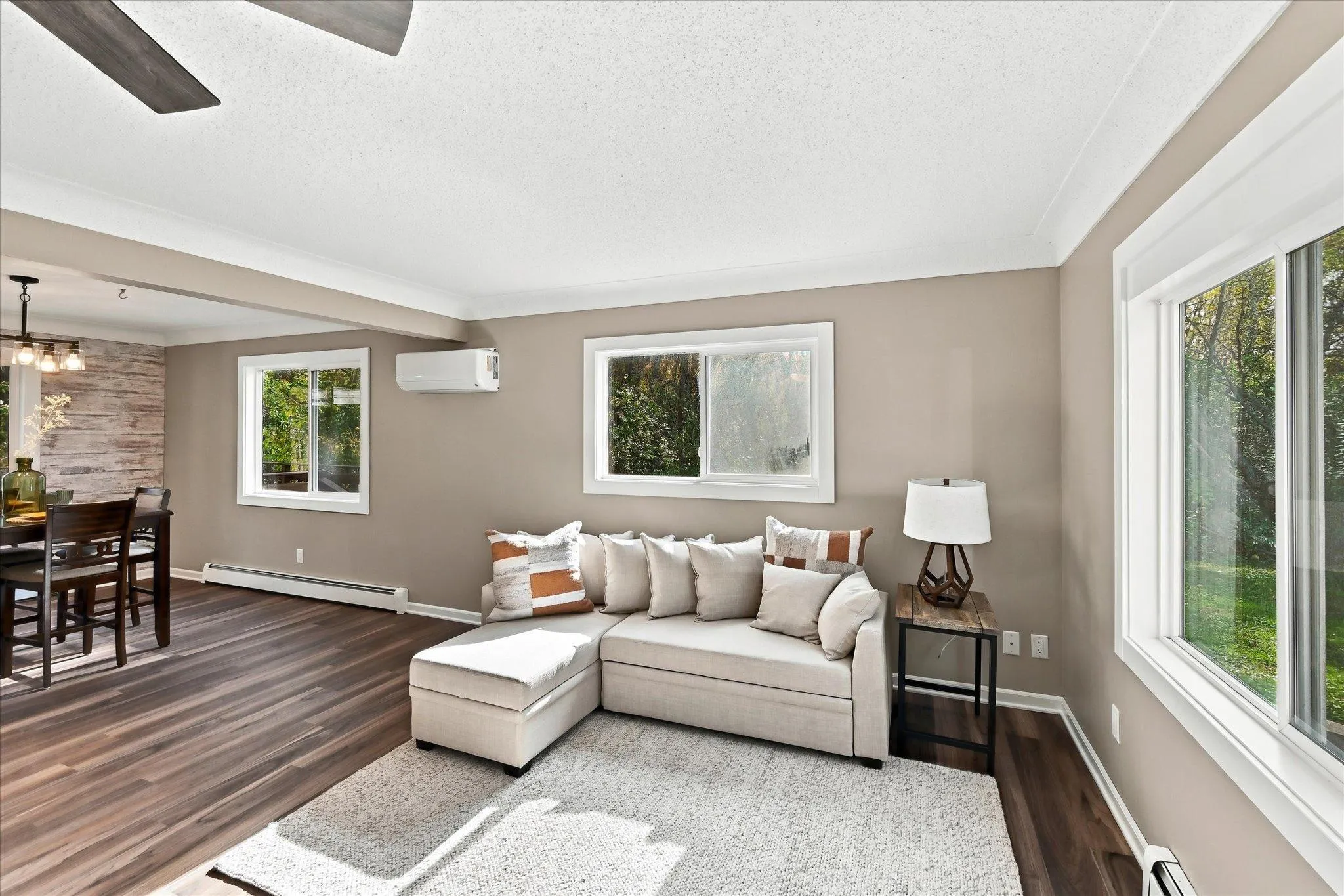 Photo 12 of 20657 Jewel N Avenue