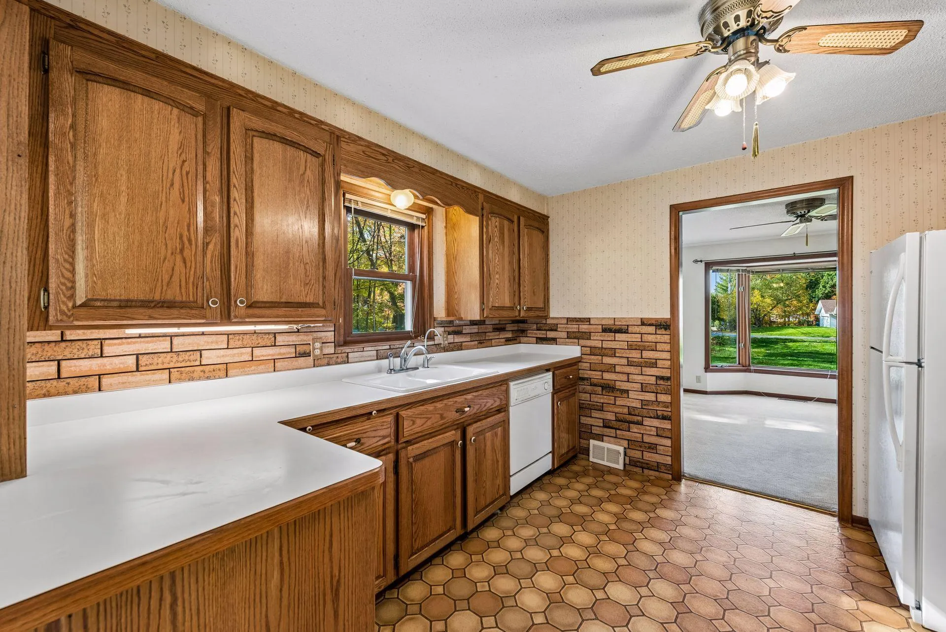 Photo 9 of 4955 Saint Albans Bay Road