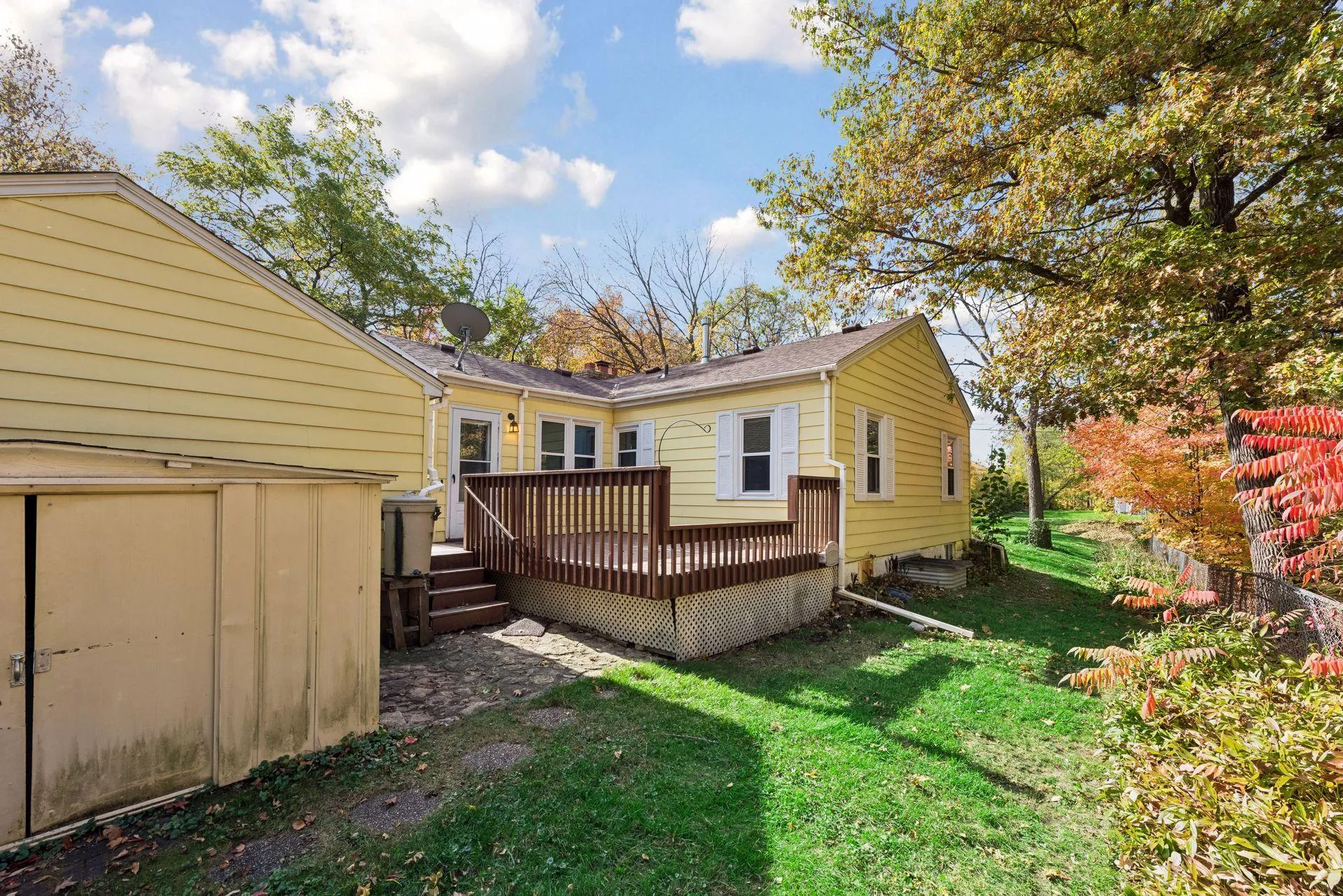 Photo 4 of 4955 Saint Albans Bay Road