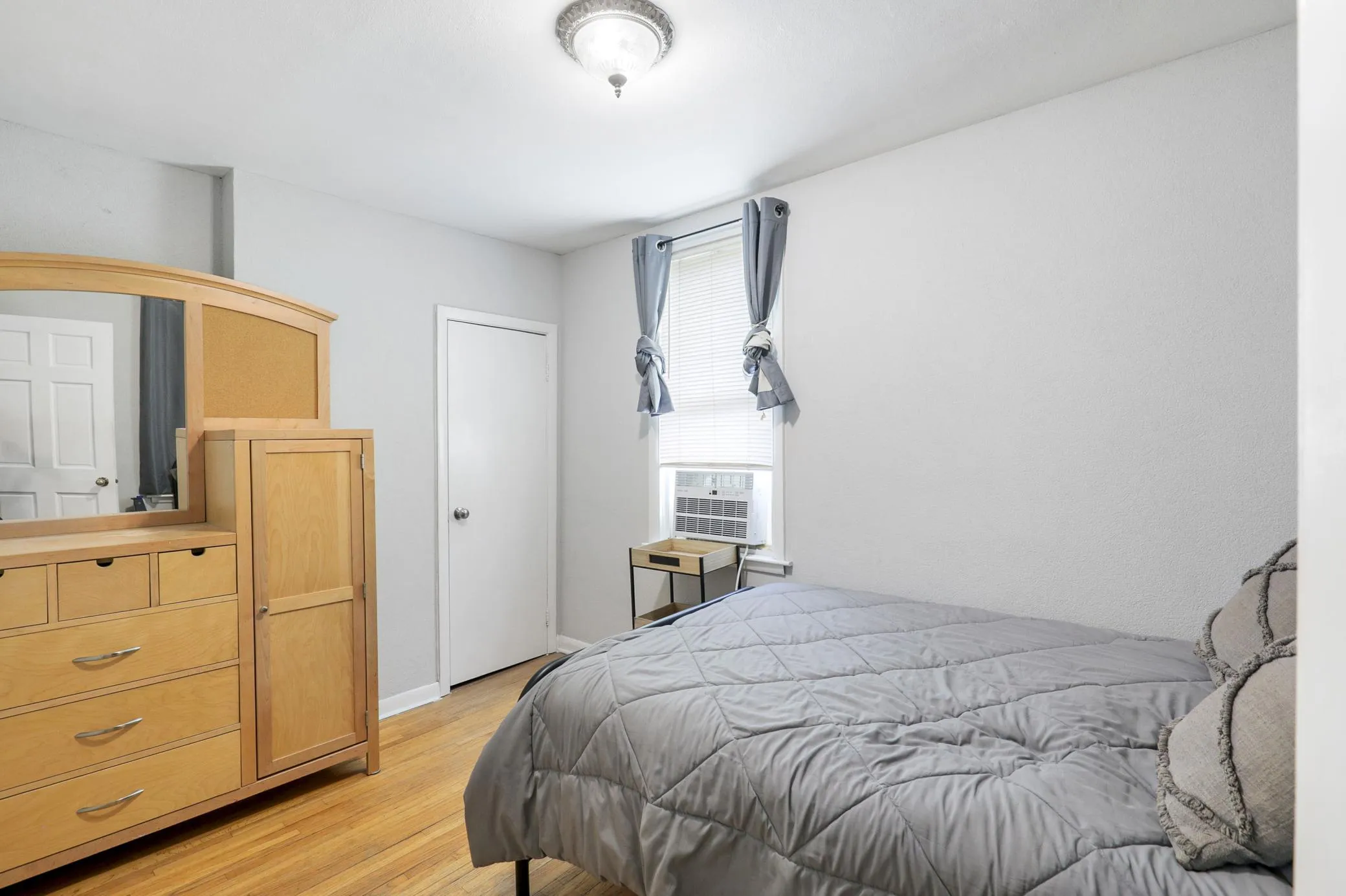 Photo 9 of 578 Tipton Nw Avenue