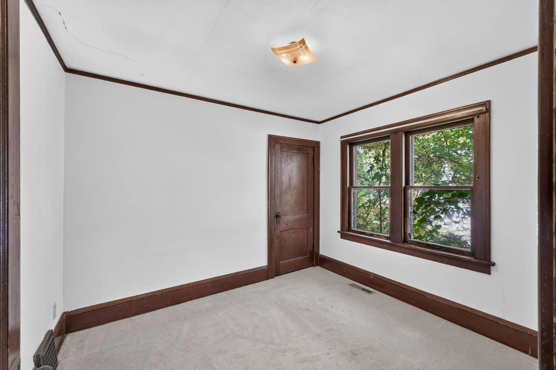 Photo 13 of 1095 Humboldt Avenue