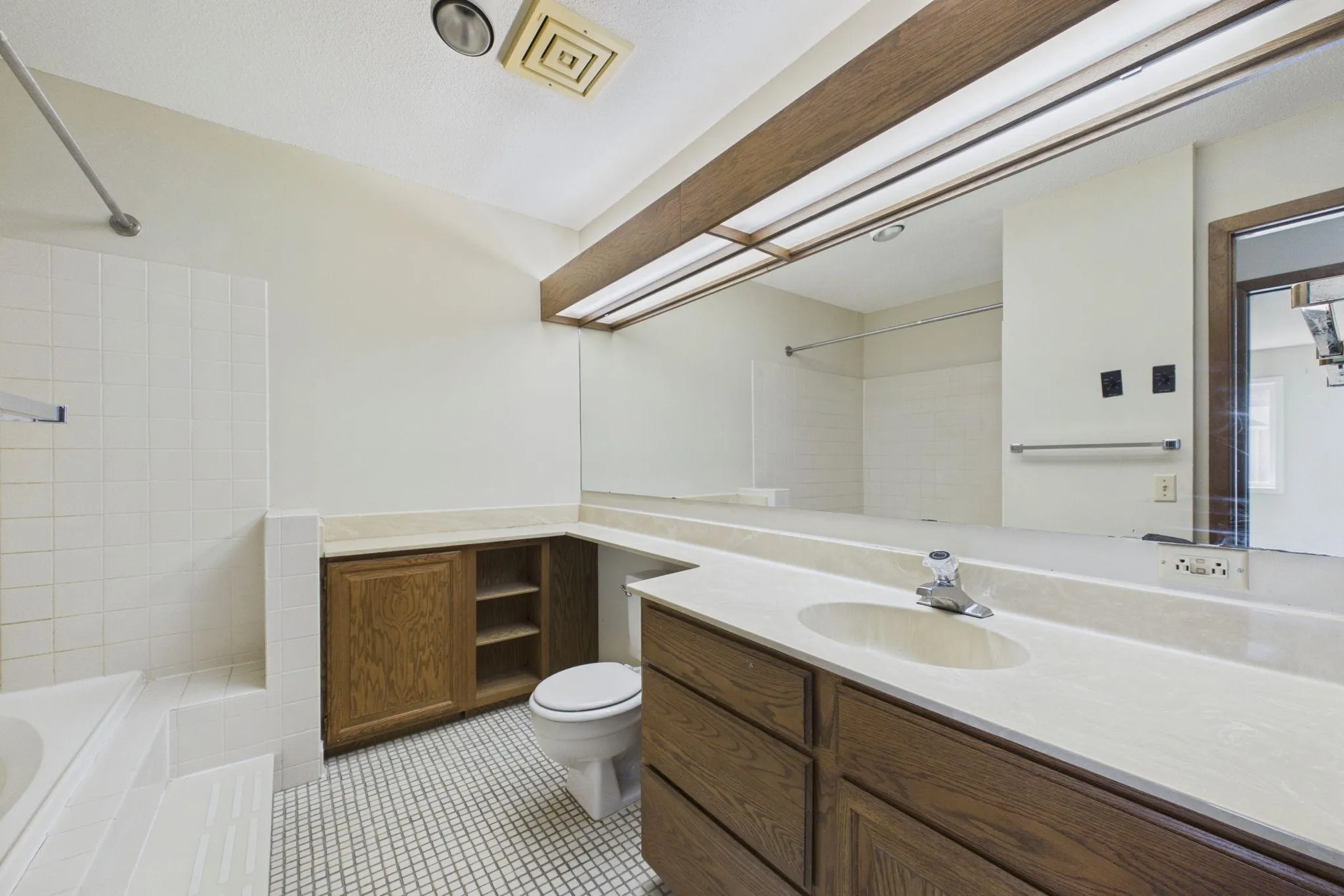 Photo 16 of 1392 Carling Drive Unit 208