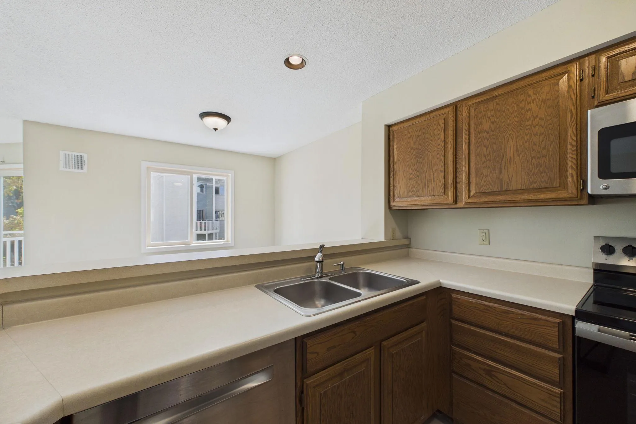 Photo 10 of 1392 Carling Drive Unit 208