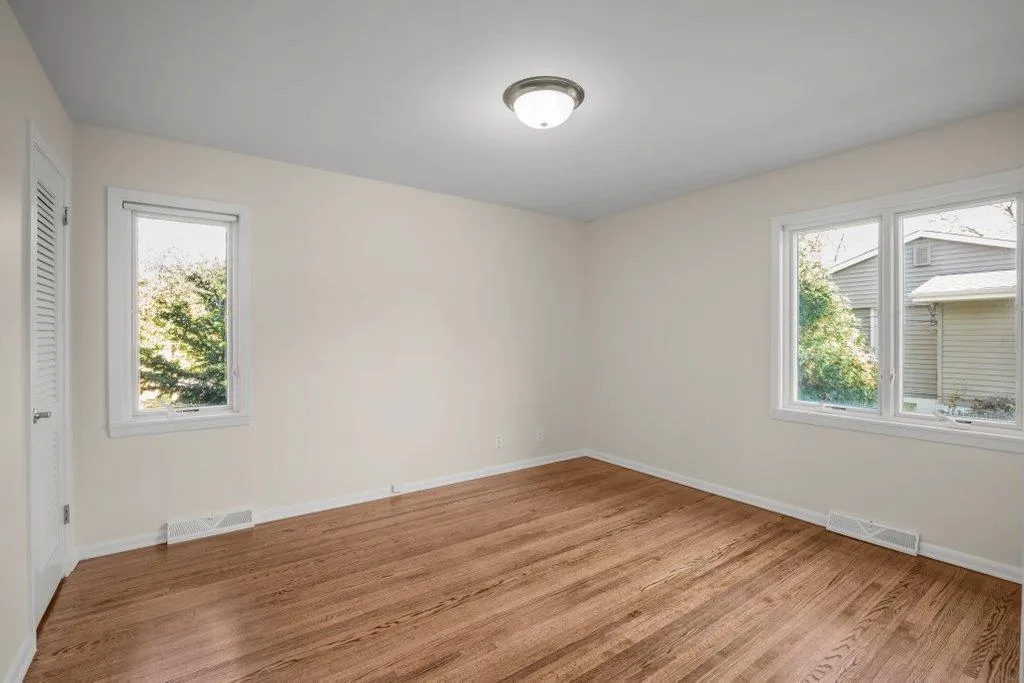 Photo 20 of 5024 Benton Avenue
