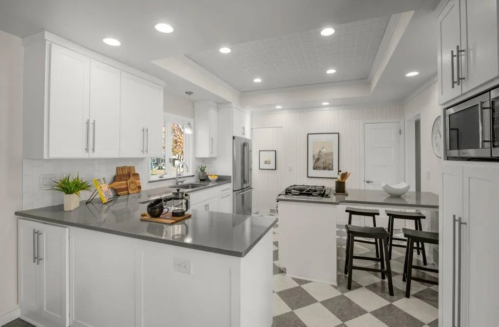 Photo 13 of 5024 Benton Avenue