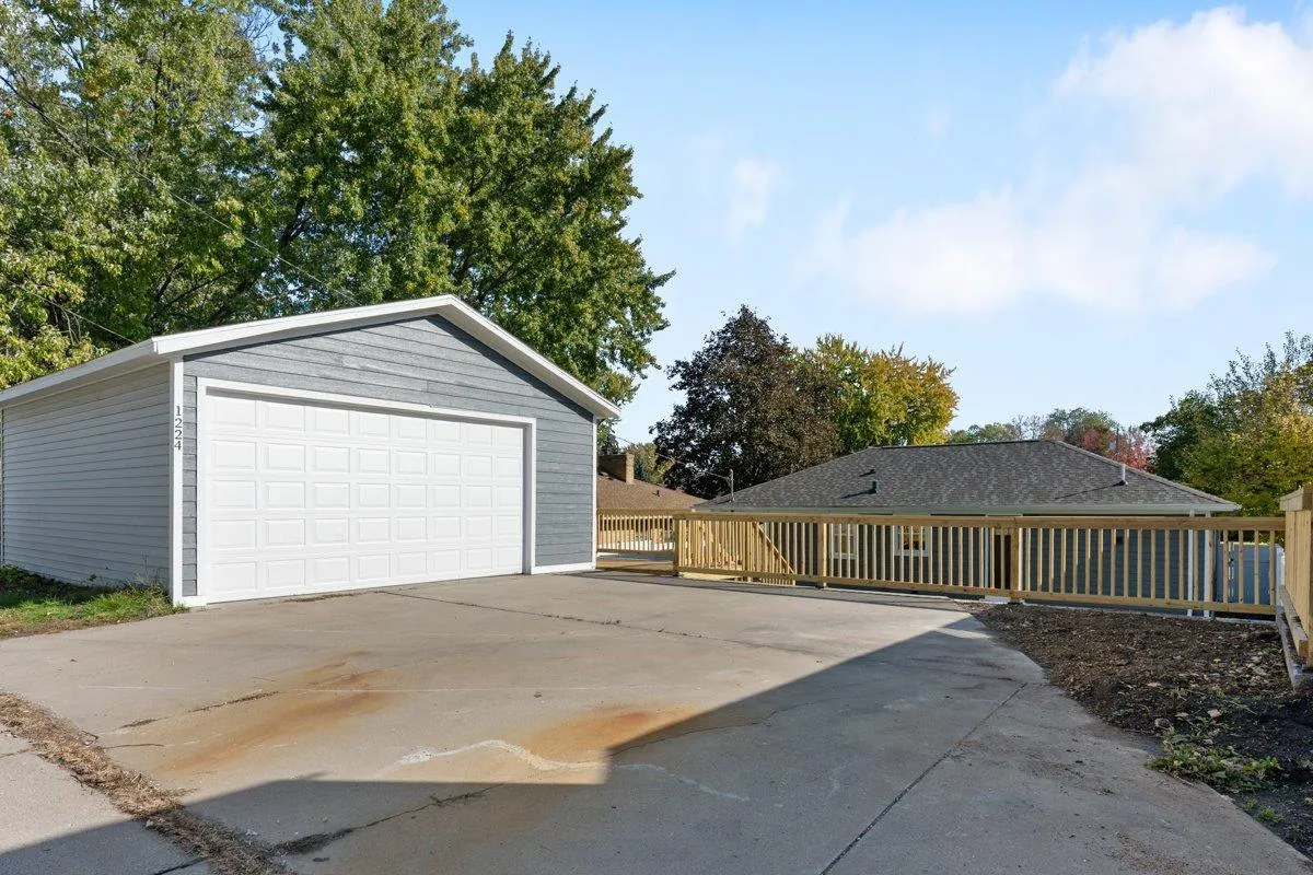 Photo 44 of 1224 6th S Avenue