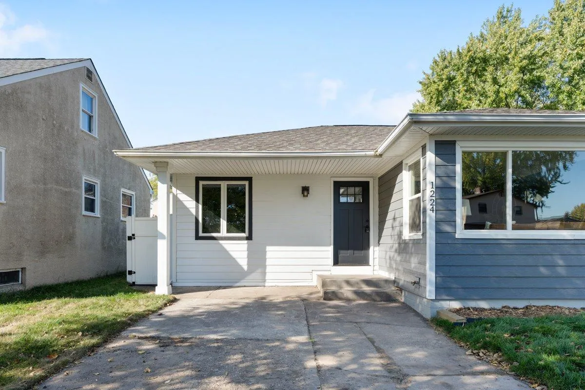 Photo 3 of 1224 6th S Avenue