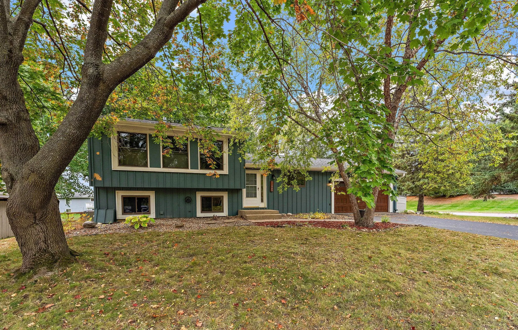 Photo 4 of 11005 Hyland Terrace