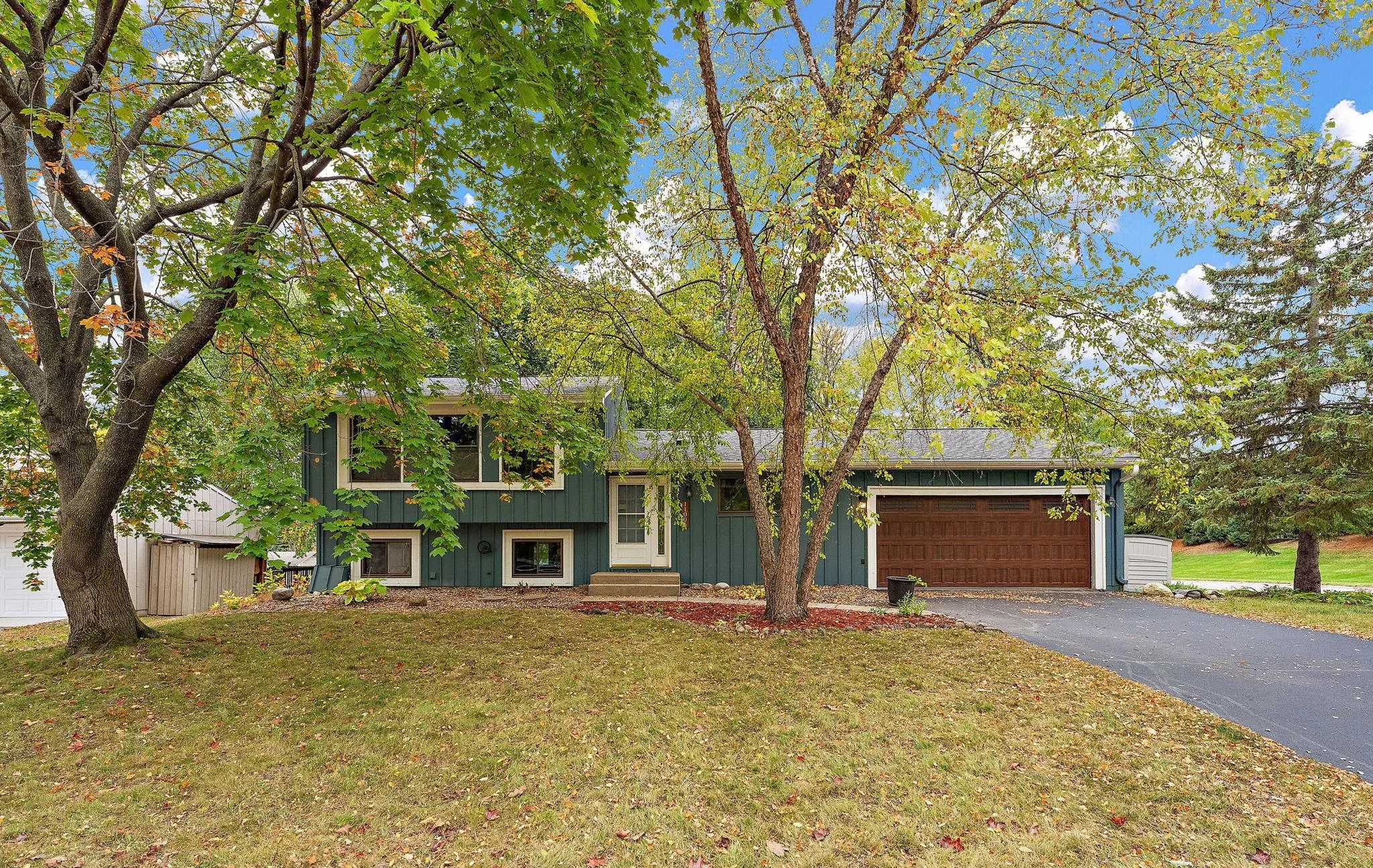 Photo 3 of 11005 Hyland Terrace