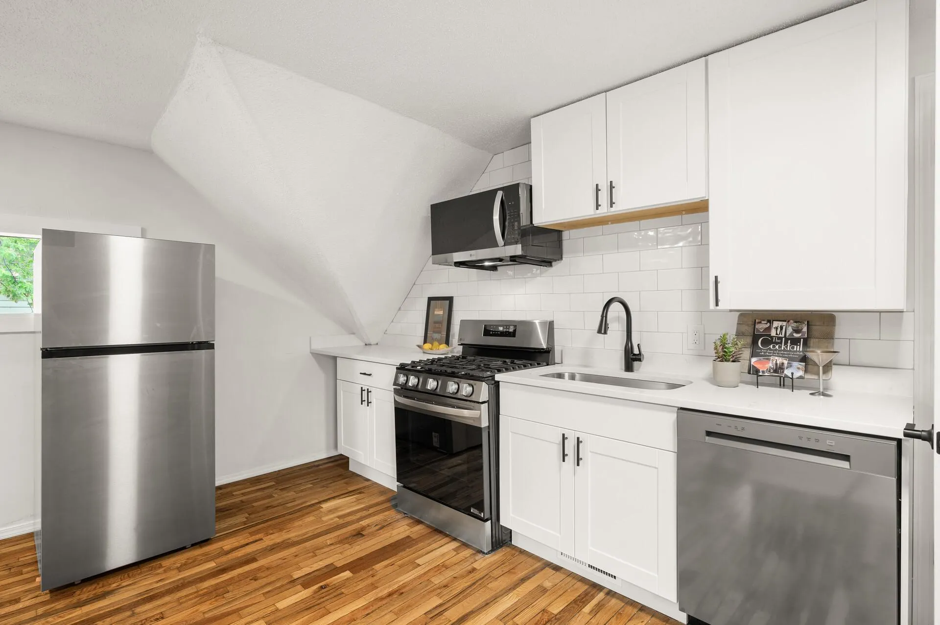 Photo 20 of 3609 E 42nd Street