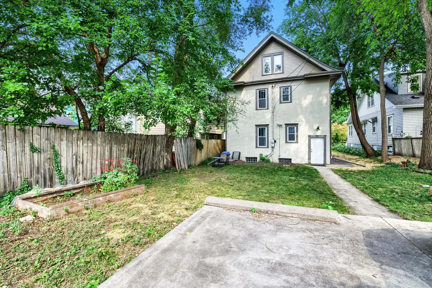 Photo 4 of 3622 Longfellow Avenue