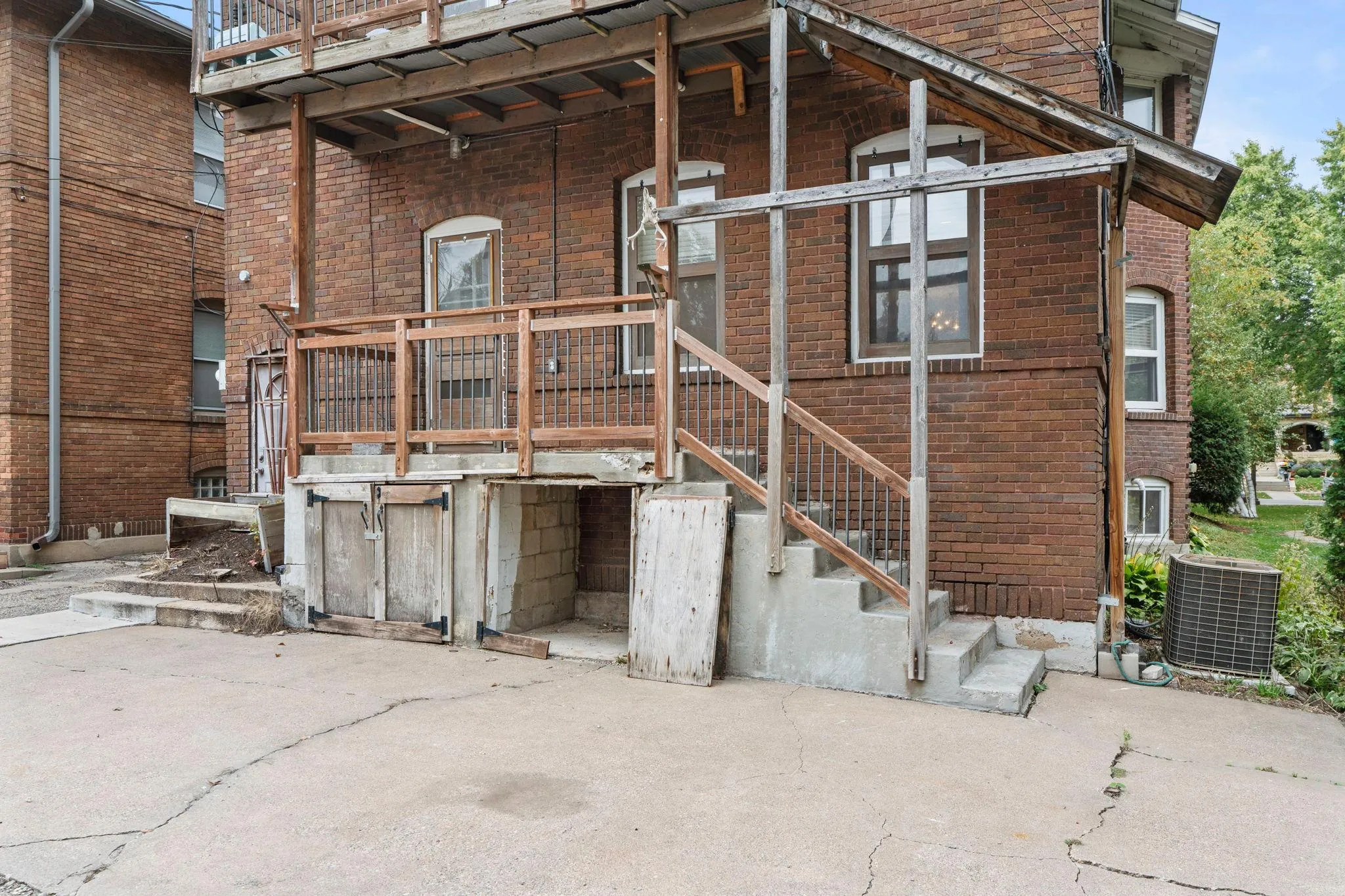 Photo 77 of 700 Summit Avenue