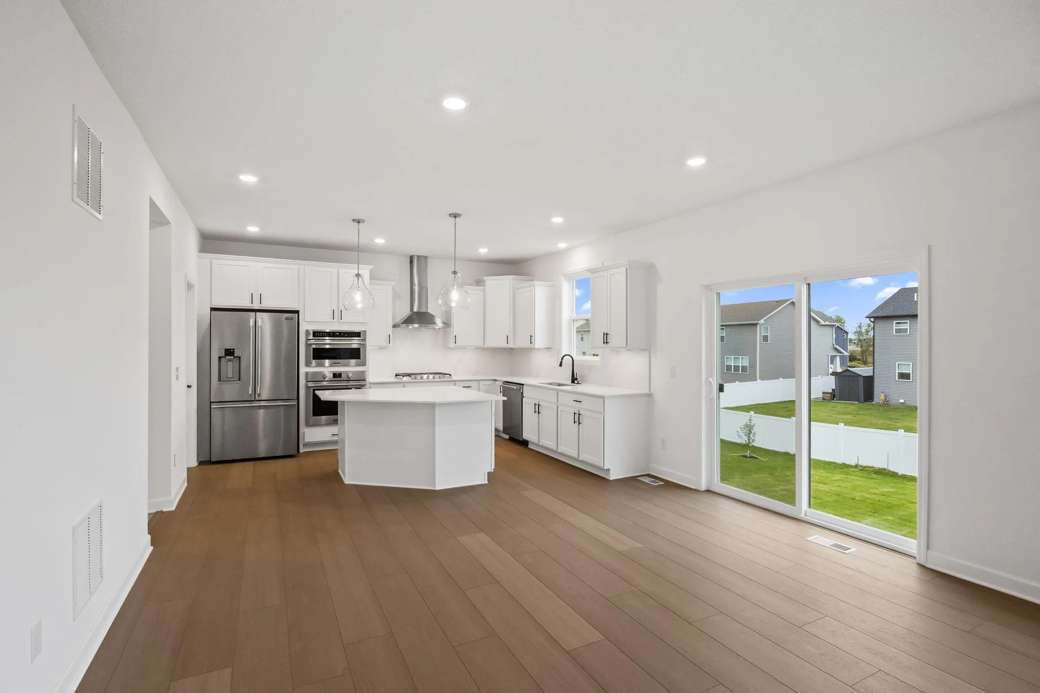 Photo 3 of 1095 Adamstown Drive