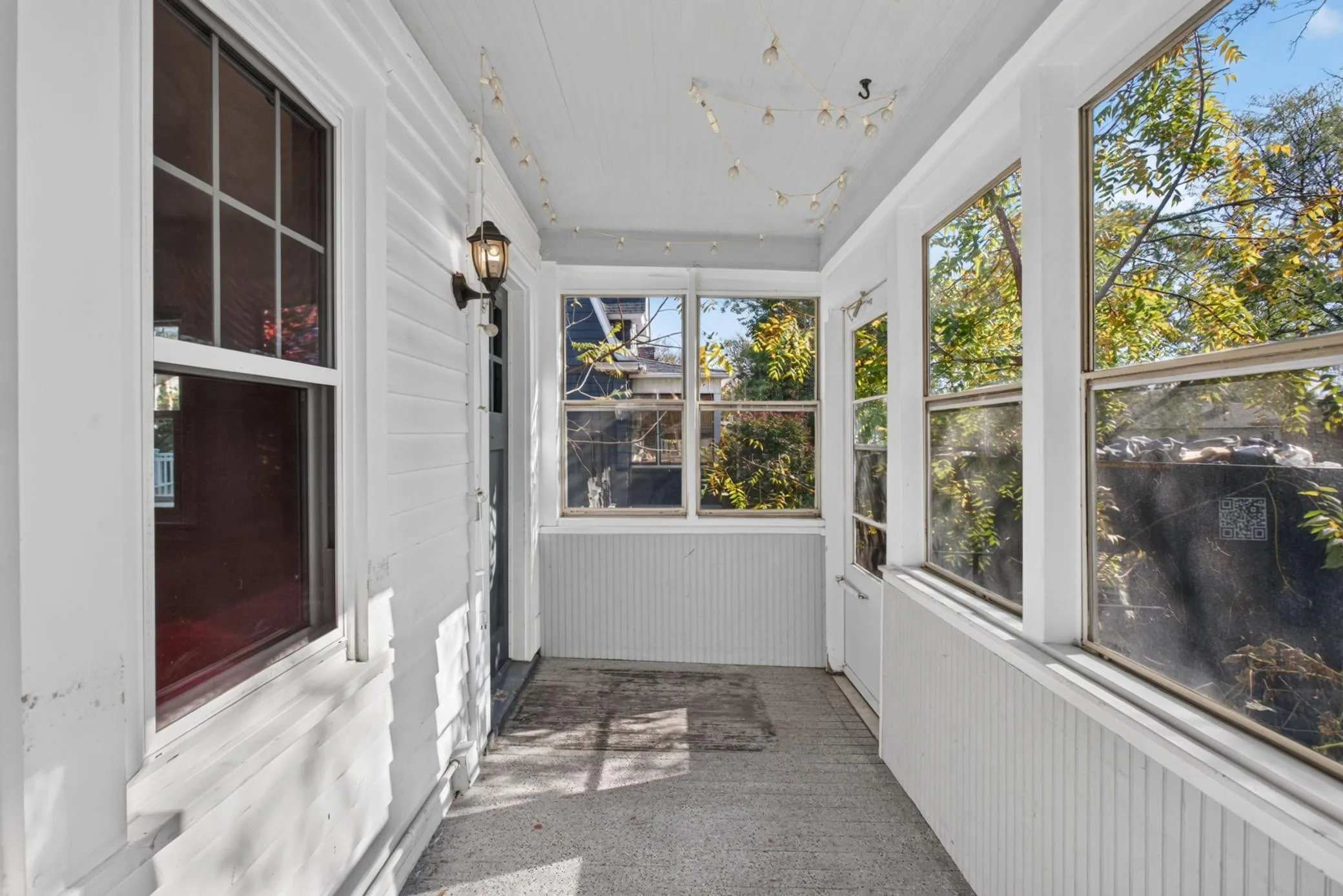 Photo 3 of 893 Scheffer Avenue