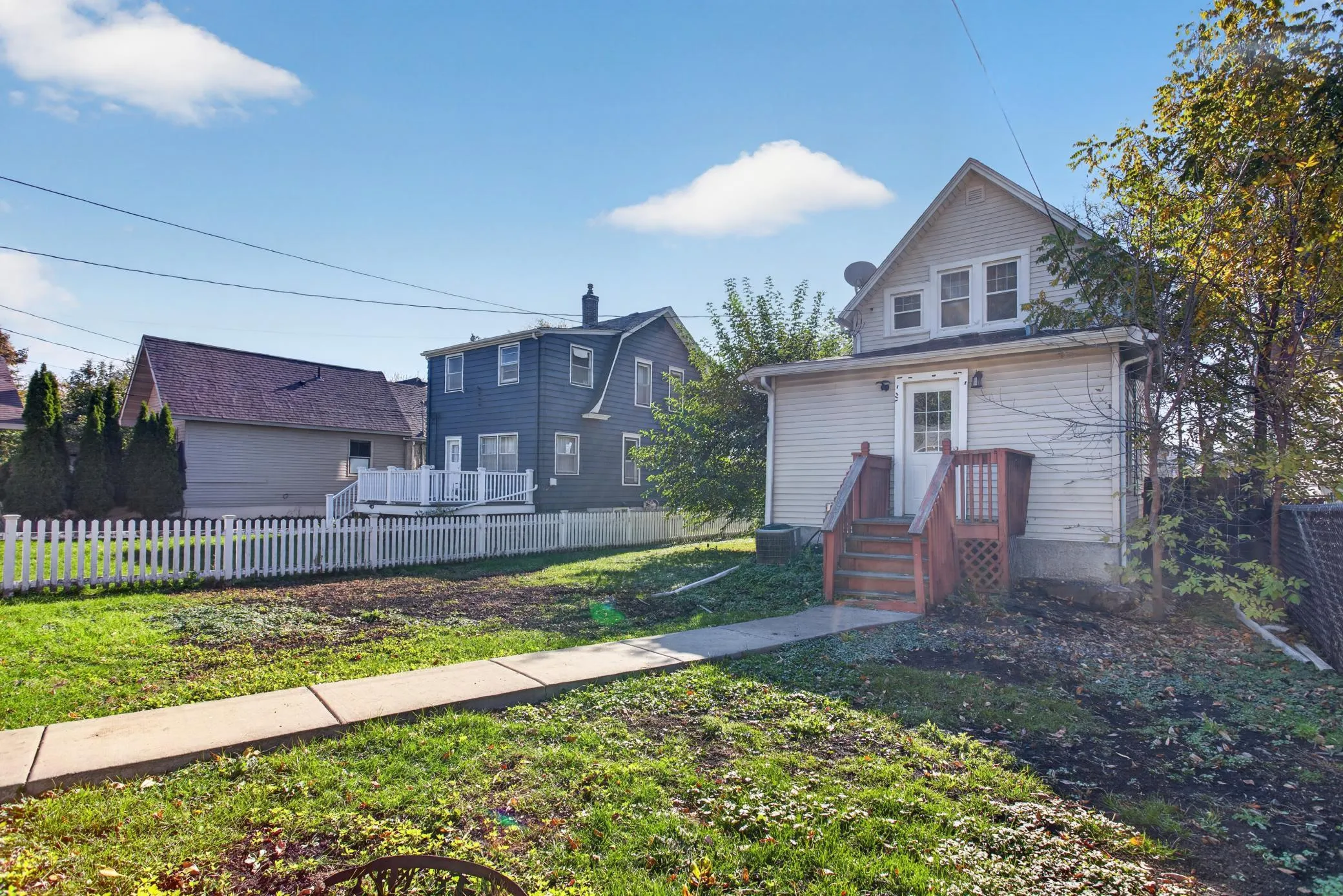 Photo 23 of 893 Scheffer Avenue