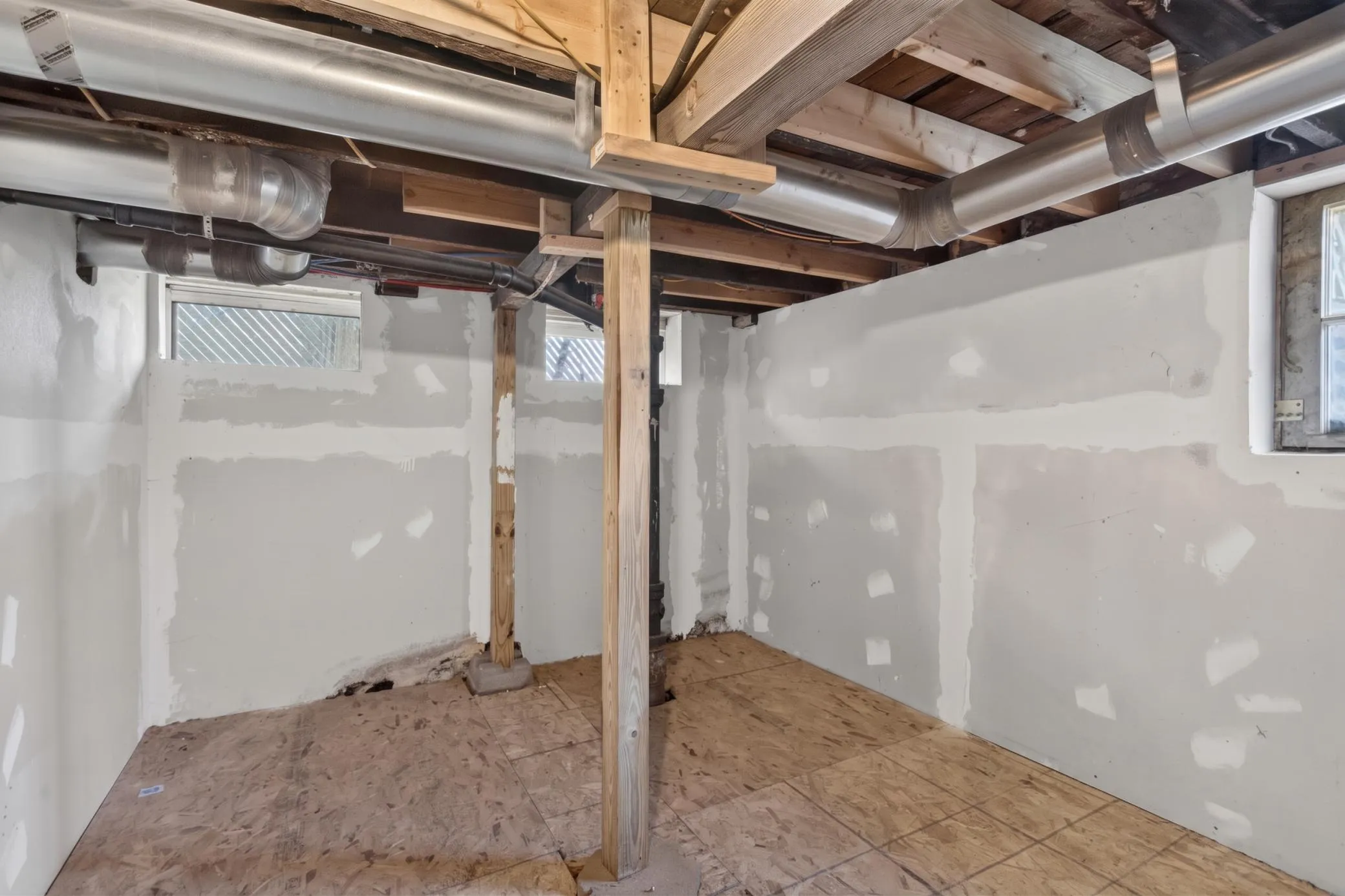 Photo 20 of 893 Scheffer Avenue