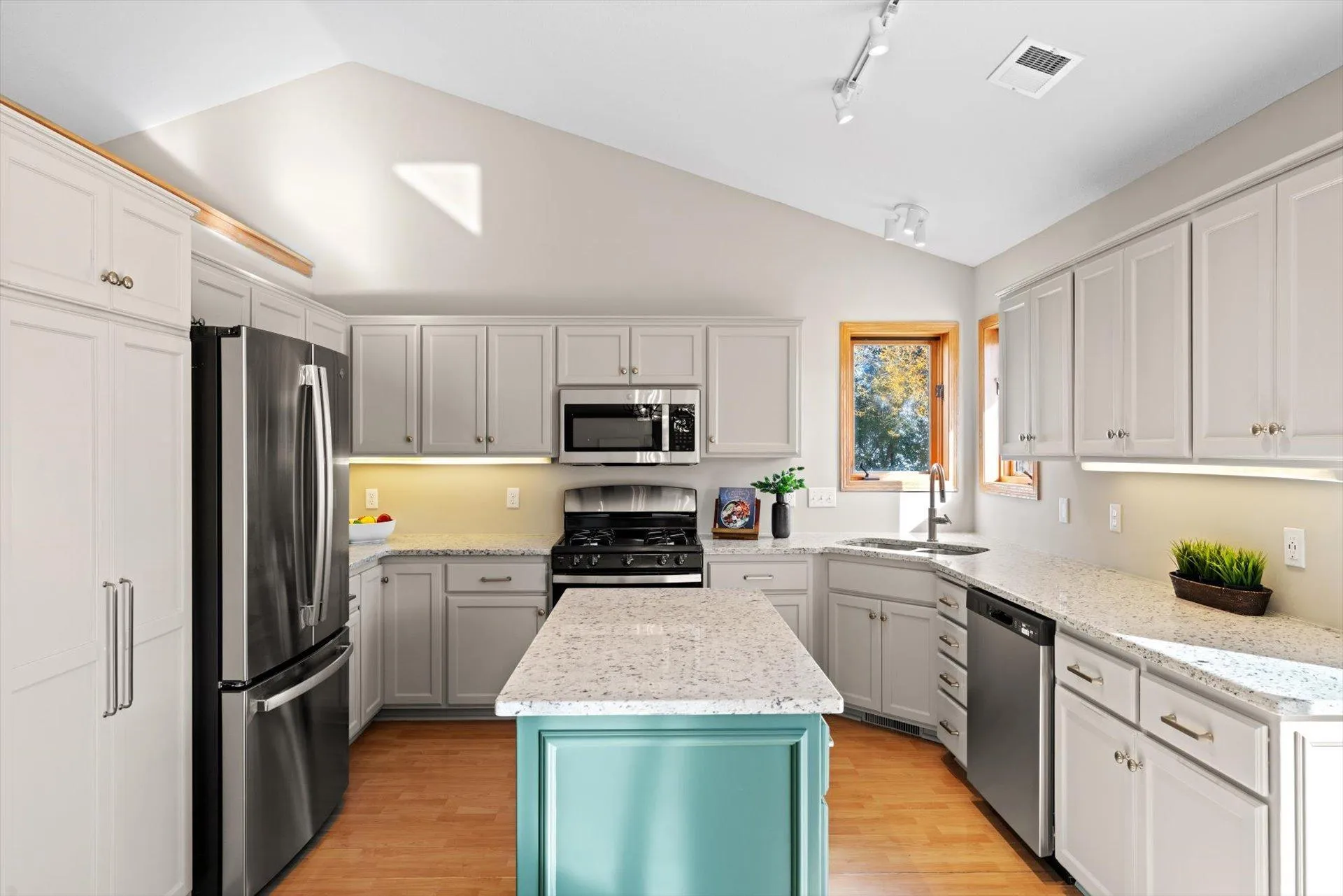 Photo 6 of 10956 Fox Hollow N Circle