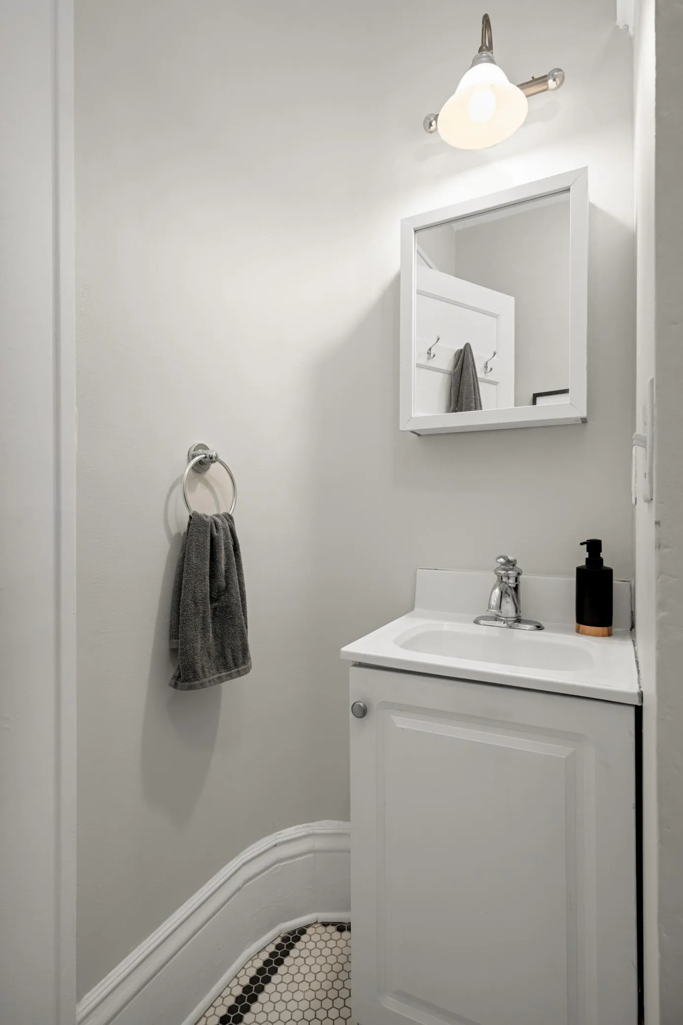 Photo 18 of 641 Marshall Avenue Unit 4