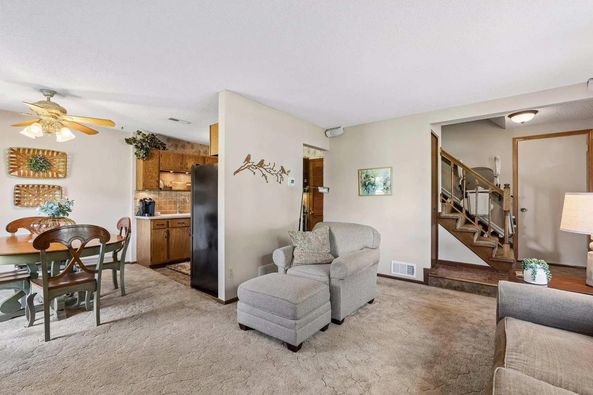 Photo 5 of 9558 Kingsview N Lane