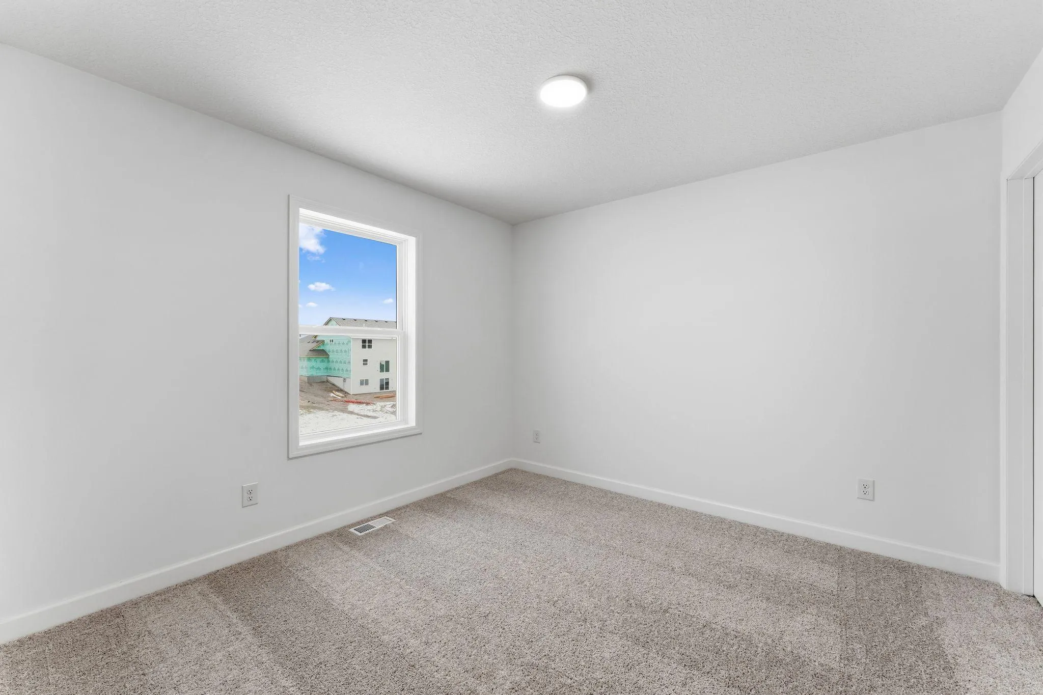 Photo 14 of 18508 Lincoln Nw Street