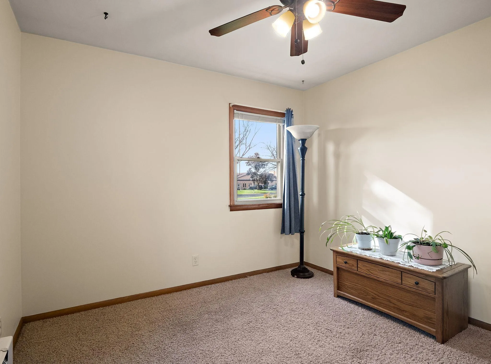 Photo 10 of 608 E 2nd Street