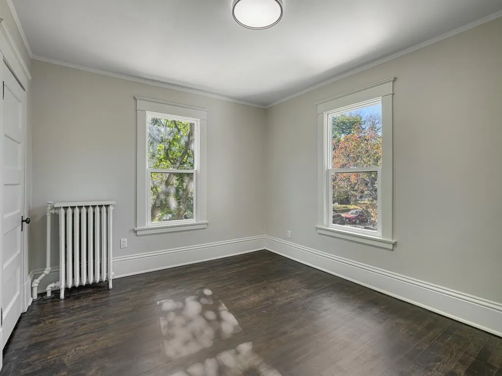 Photo 19 of 203 Chatsworth S Street