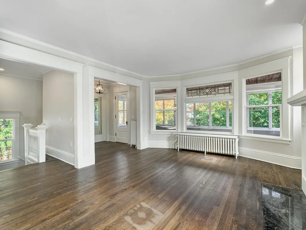 Photo 14 of 203 Chatsworth S Street